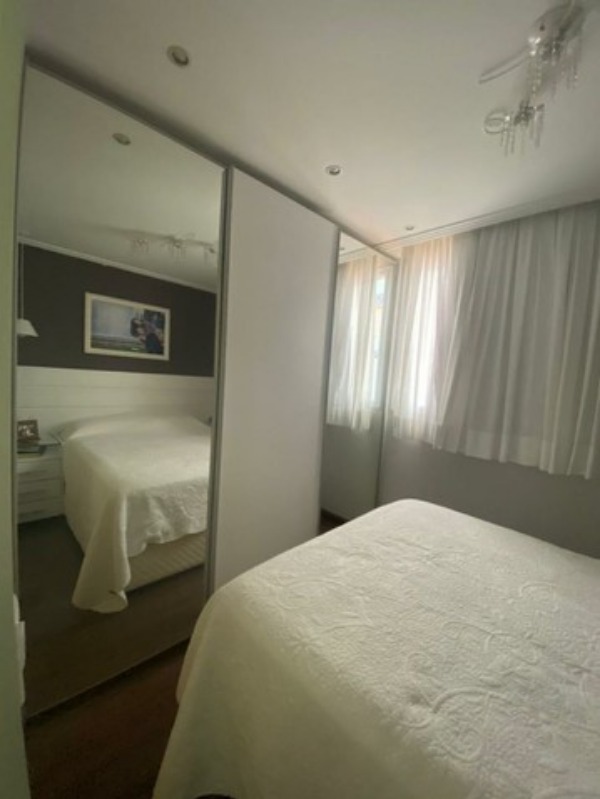 Apartamento à venda com 2 quartos, 70m² - Foto 4