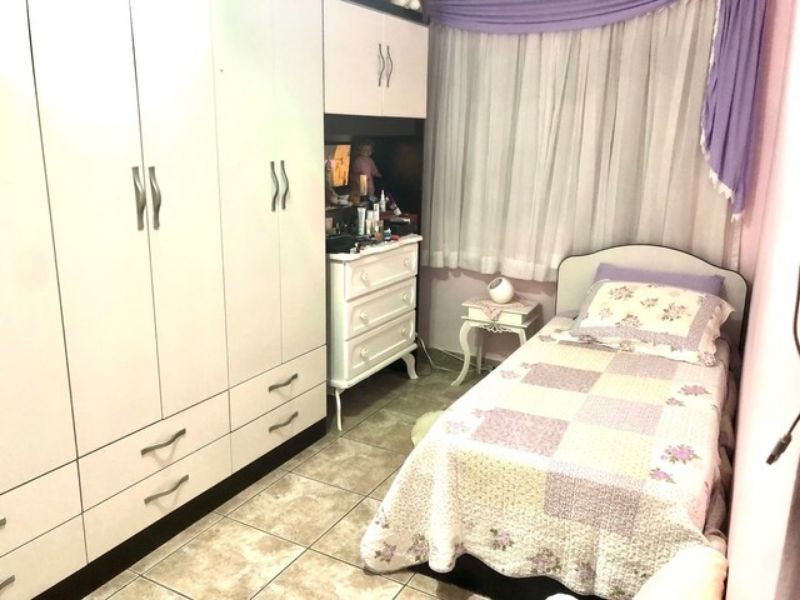 Casa à venda com 2 quartos, 200m² - Foto 3