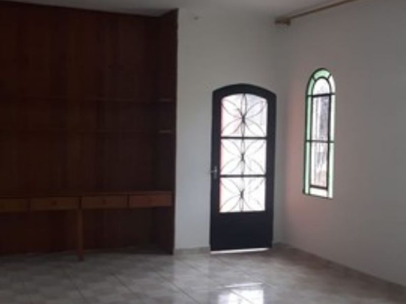 Casa à venda com 3 quartos, 241m² - Foto 3