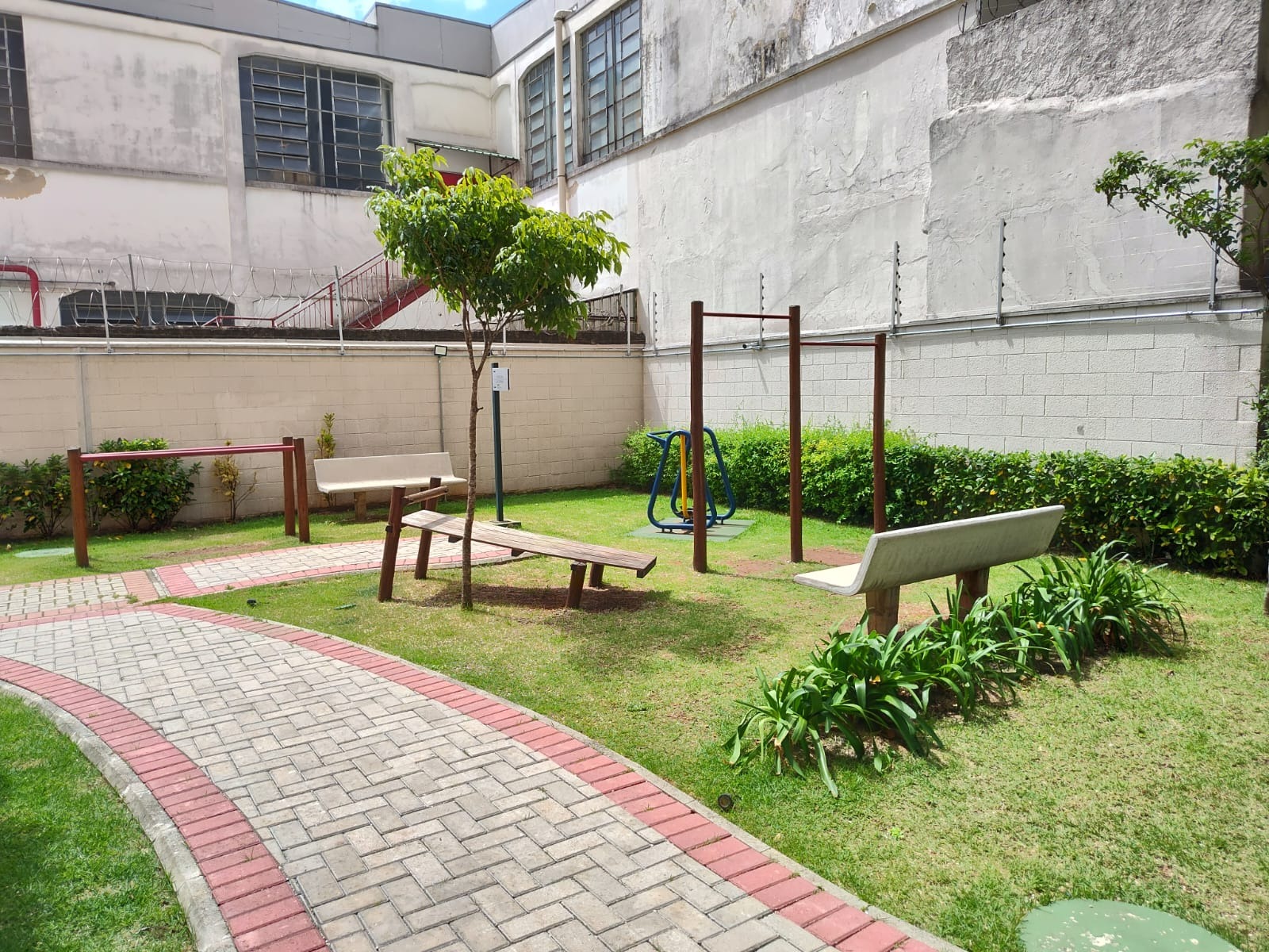 Apartamento à venda com 2 quartos, 42m² - Foto 19