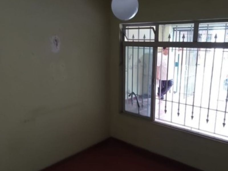 Casa à venda com 2 quartos, 150m² - Foto 2