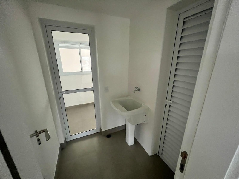 Apartamento à venda com 3 quartos, 167m² - Foto 11