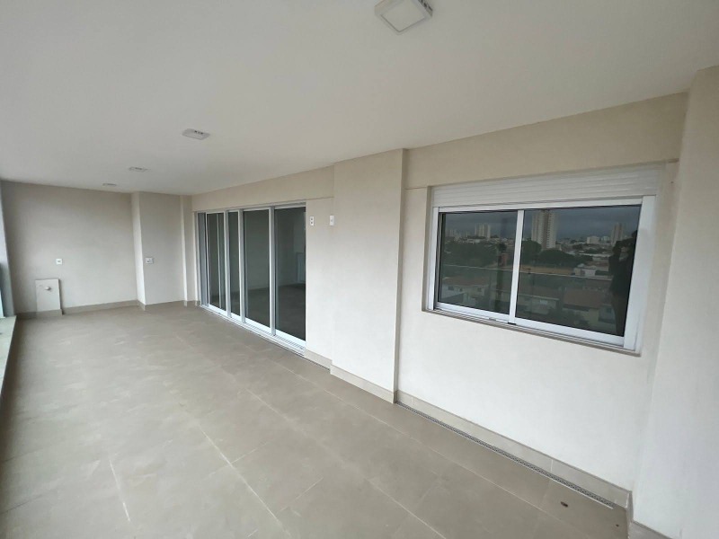 Apartamento à venda com 3 quartos, 167m² - Foto 4