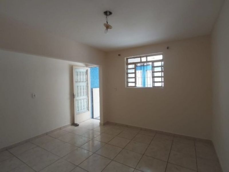 Casa à venda com 3 quartos, 200m² - Foto 2