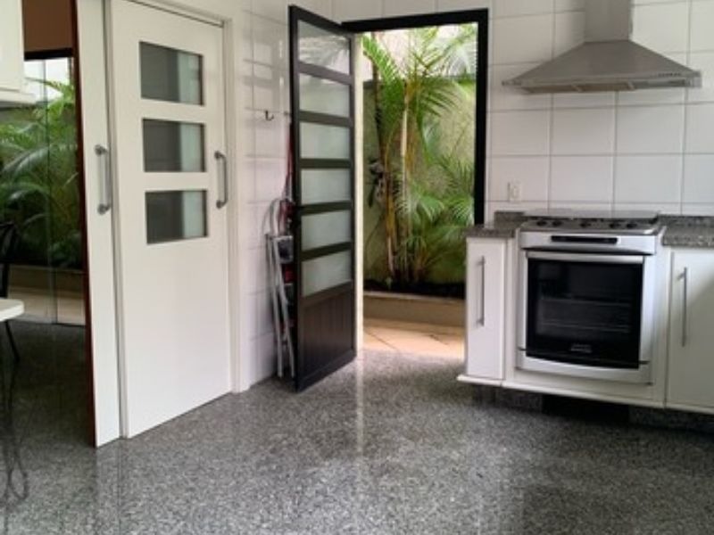 Casa à venda com 3 quartos, 250m² - Foto 13