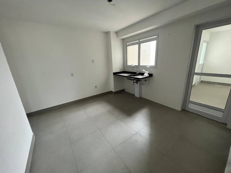 Apartamento à venda com 3 quartos, 167m² - Foto 9