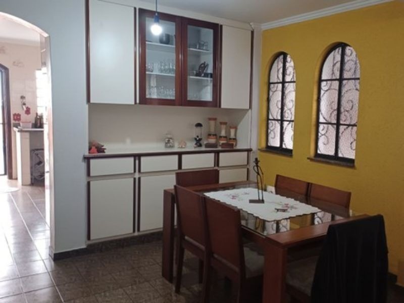 Casa à venda com 3 quartos, 215m² - Foto 4