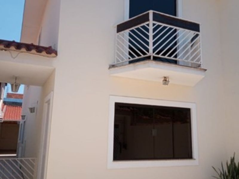 Casa à venda com 3 quartos, 120m² - Foto 1