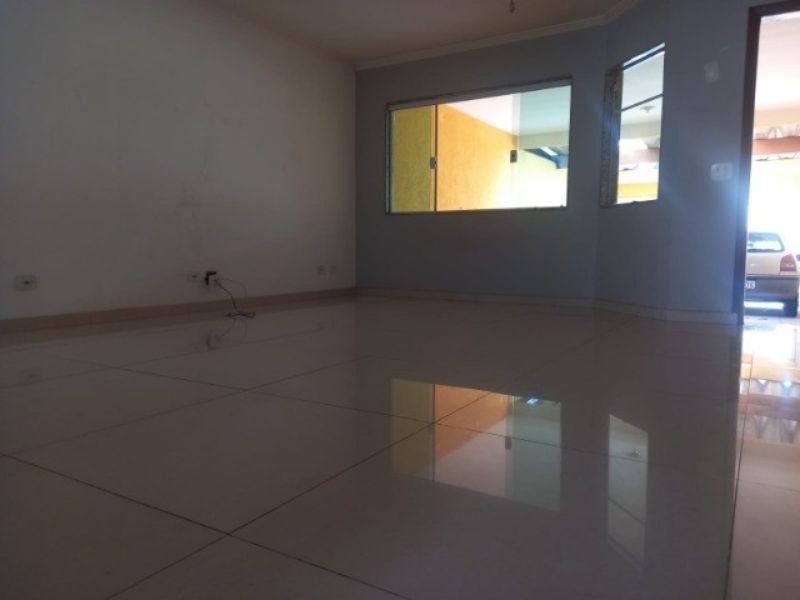 Casa à venda com 3 quartos, 130m² - Foto 2