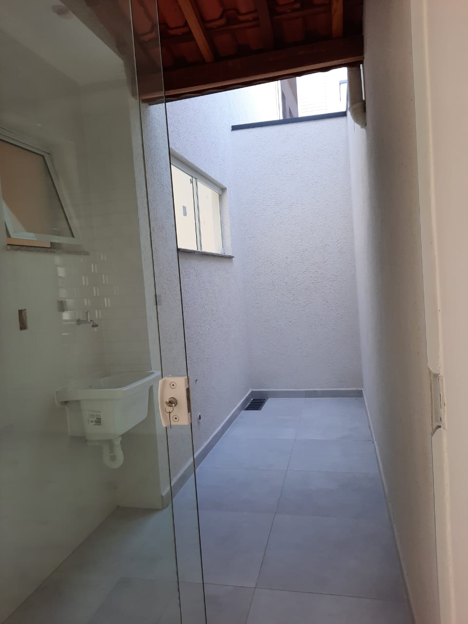 Casa à venda com 3 quartos, 90m² - Foto 12