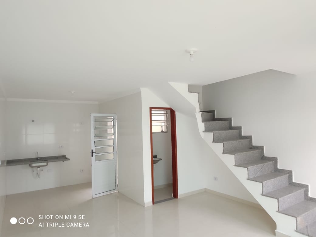 Apartamento à venda com 2 quartos, 70m² - Foto 4