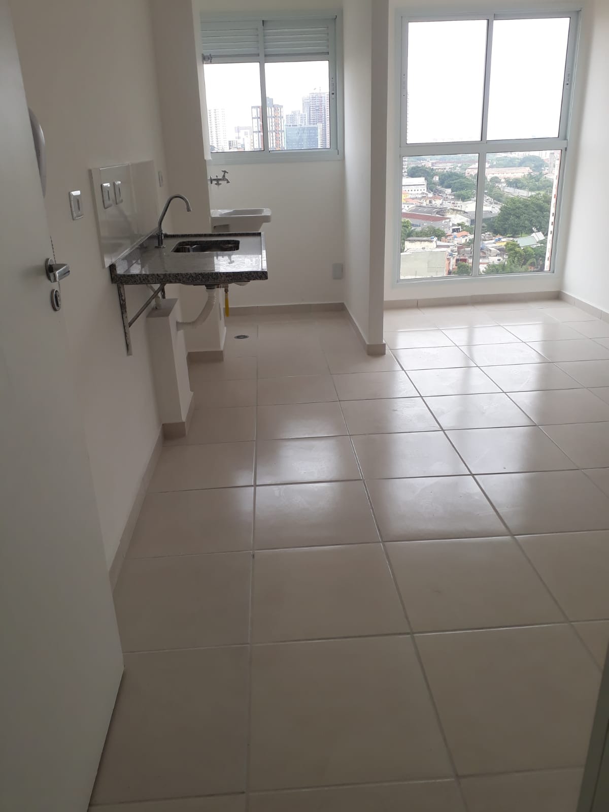 Apartamento à venda com 1 quarto, 30m² - Foto 2