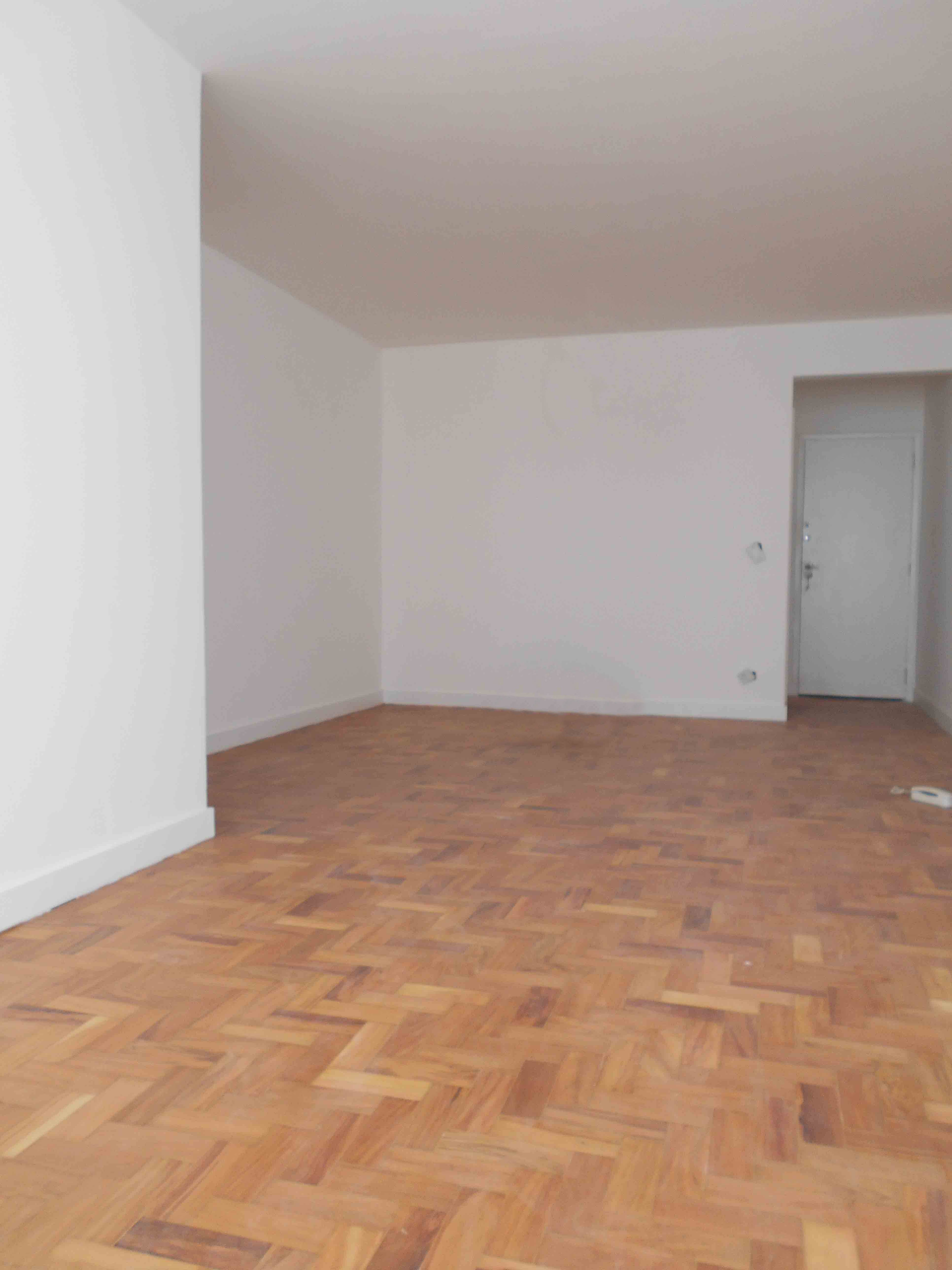 Apartamento à venda com 3 quartos, 102m² - Foto 2