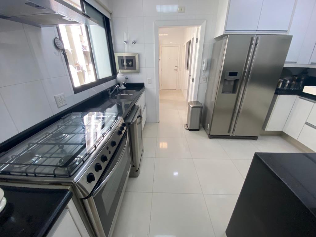 Apartamento à venda com 4 quartos, 246m² - Foto 13