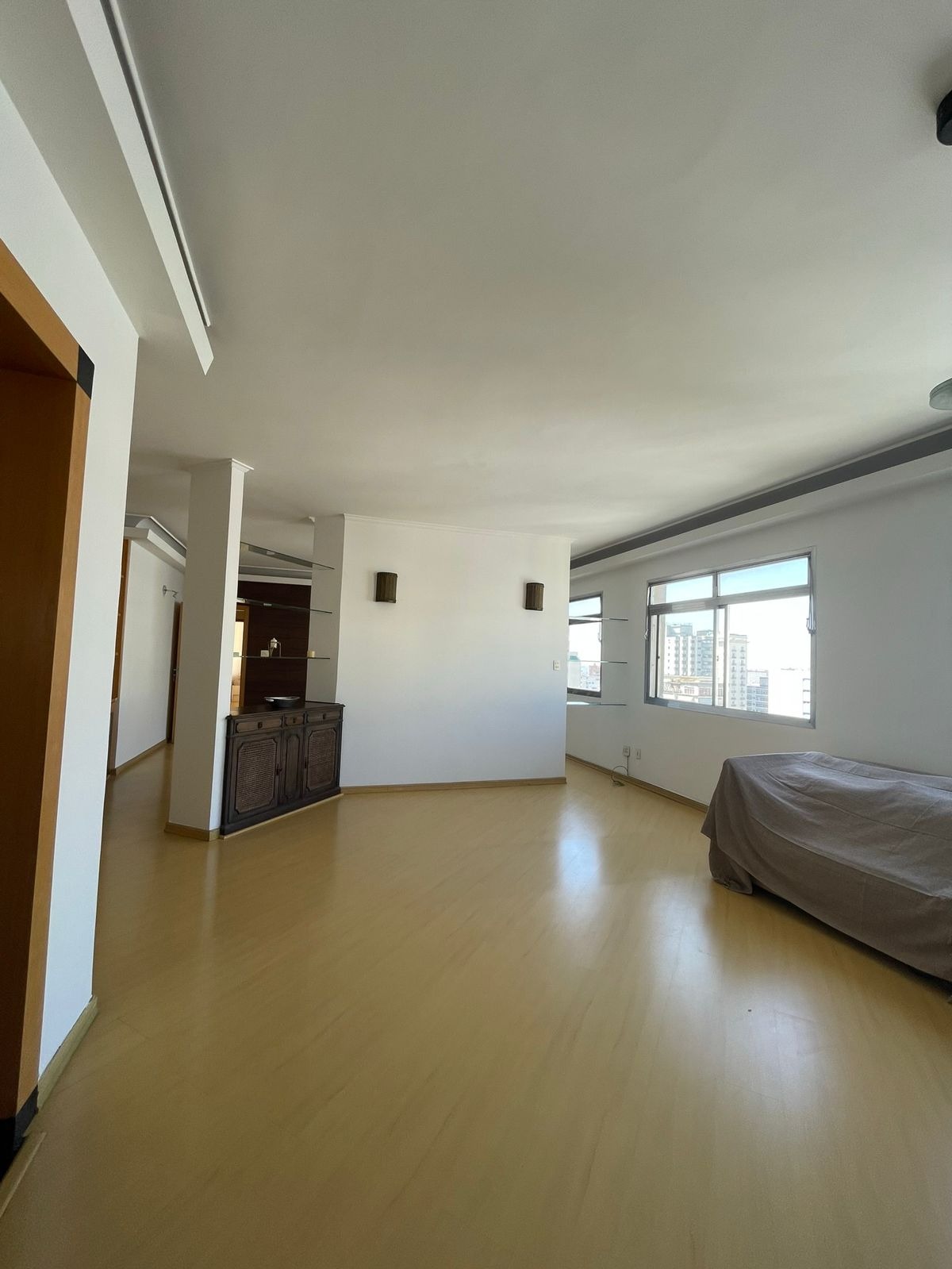 Apartamento à venda com 3 quartos, 230m² - Foto 3