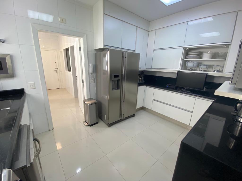 Apartamento à venda com 4 quartos, 246m² - Foto 14