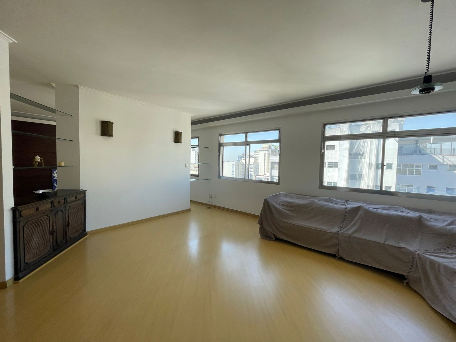 Apartamento à venda com 3 quartos, 230m² - Foto 2