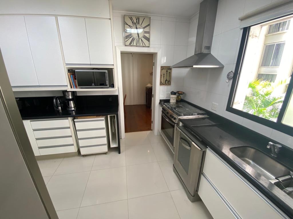 Apartamento à venda com 4 quartos, 246m² - Foto 11