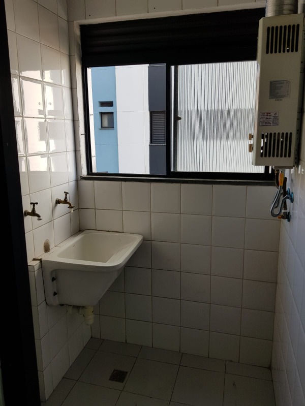 Apartamento à venda com 2 quartos, 57m² - Foto 17