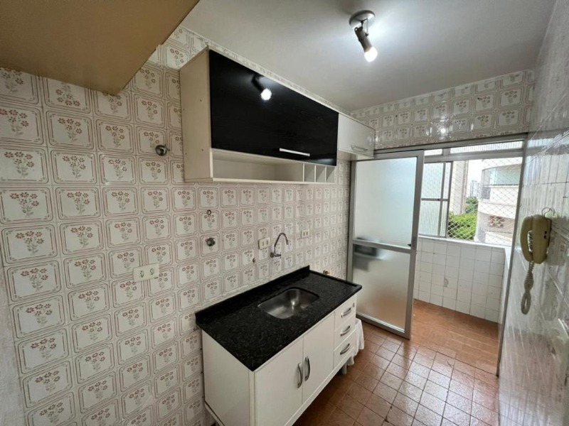 Apartamento à venda com 1 quarto, 34m² - Foto 2