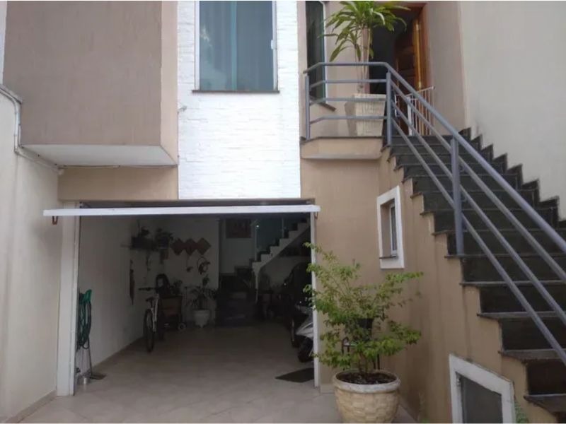 Casa à venda com 3 quartos, 120m² - Foto 1