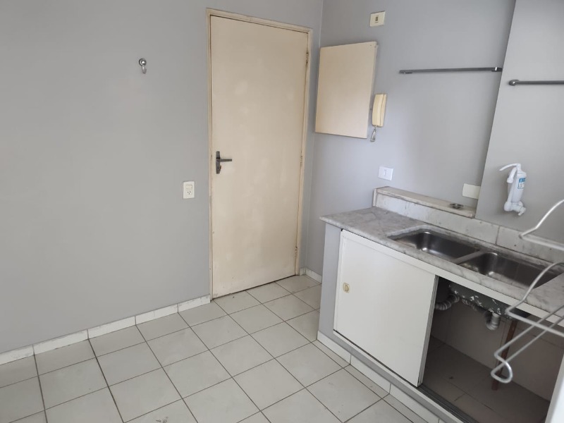 Apartamento para alugar com 2 quartos, 98m² - Foto 4