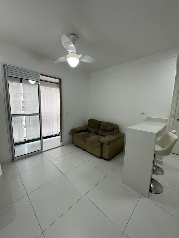 Apartamento à venda com 1 quarto, 28m² - Foto 2