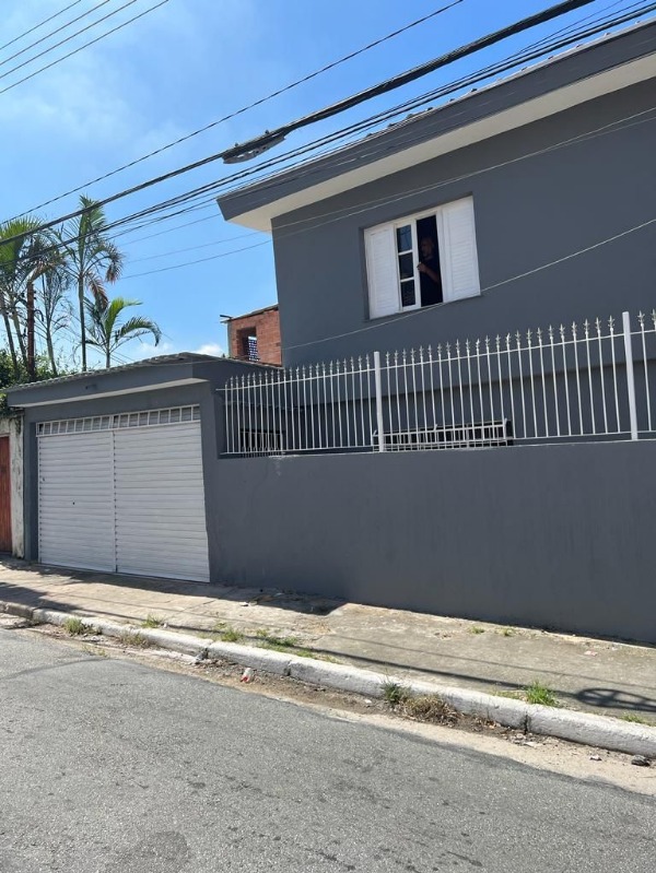 Casa à venda com 2 quartos, 100m² - Foto 2