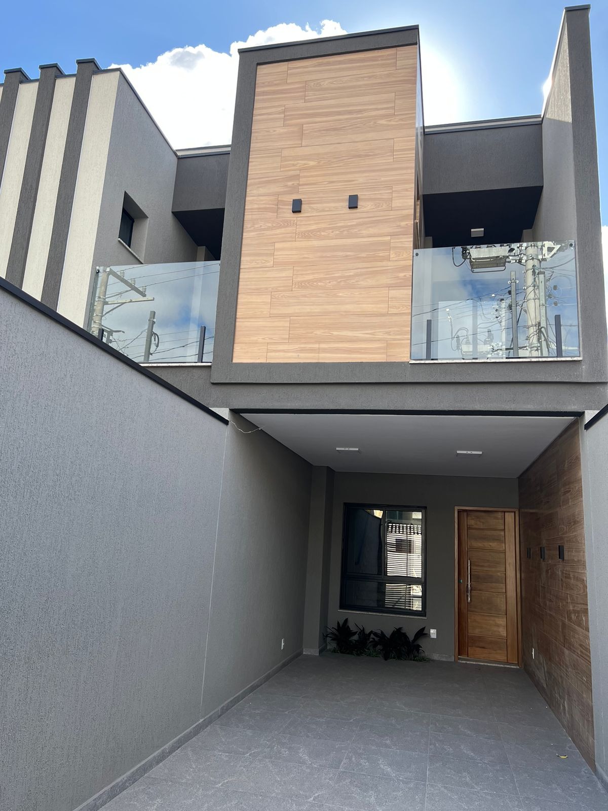 Casa à venda com 3 quartos, 124m² - Foto 1