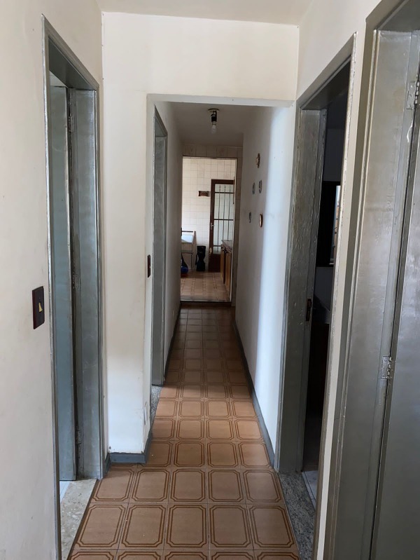 Casa à venda com 6 quartos, 259m² - Foto 7