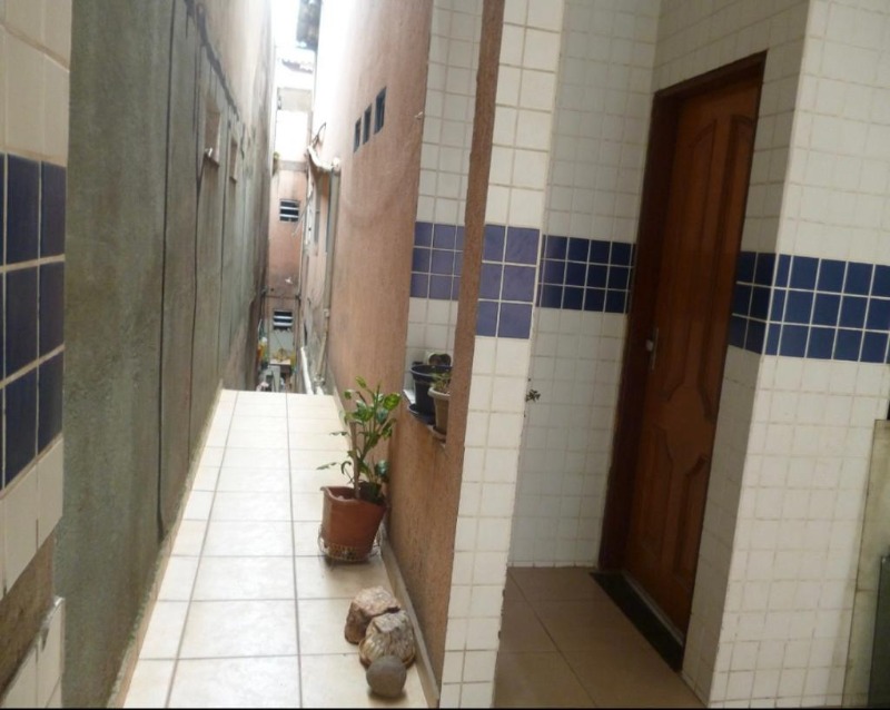 Casa à venda com 6 quartos, 300m² - Foto 6