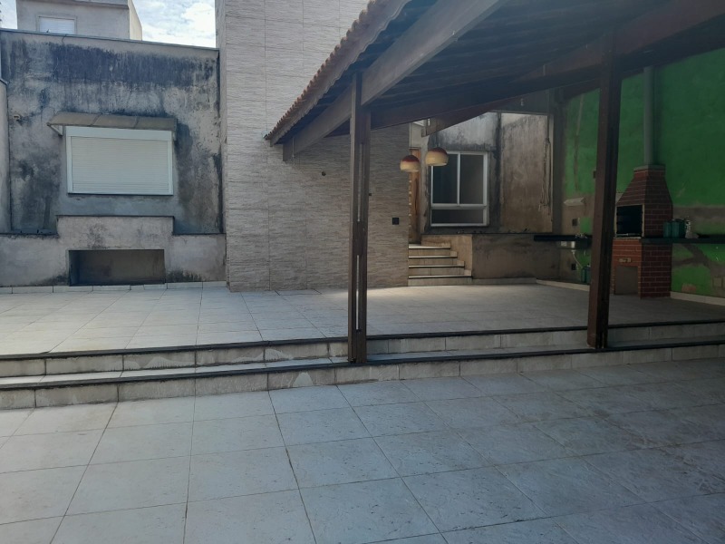 Casa à venda com 4 quartos, 220m² - Foto 11