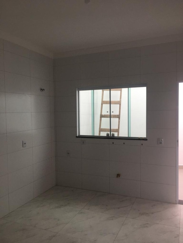 Casa à venda com 3 quartos, 95m² - Foto 4