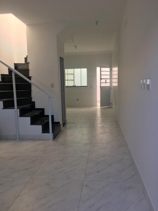 Casa à venda com 3 quartos, 95m² - Foto 3