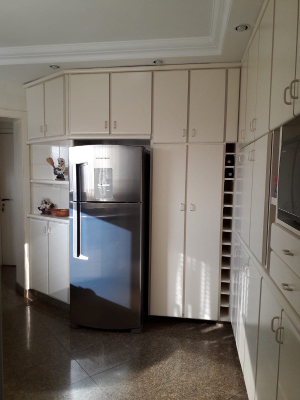 Apartamento à venda com 3 quartos, 137m² - Foto 21