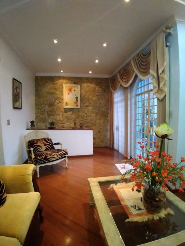 Casa à venda com 3 quartos, 300m² - Foto 7