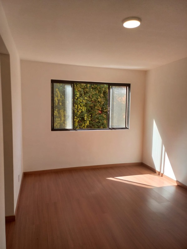 Apartamento à venda com 2 quartos, 50m² - Foto 2