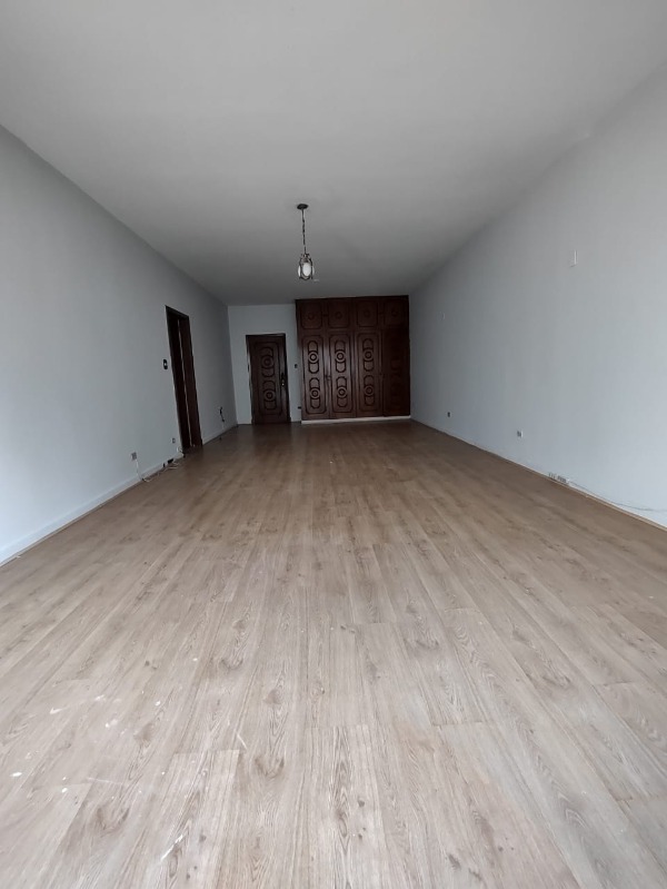 Apartamento à venda com 3 quartos, 165m² - Foto 2