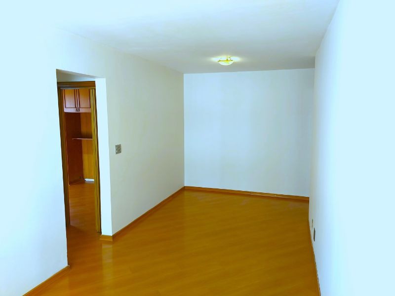 Apartamento à venda com 2 quartos, 58m² - Foto 2