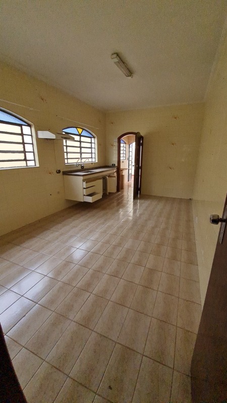 Casa à venda com 3 quartos, 125m² - Foto 2