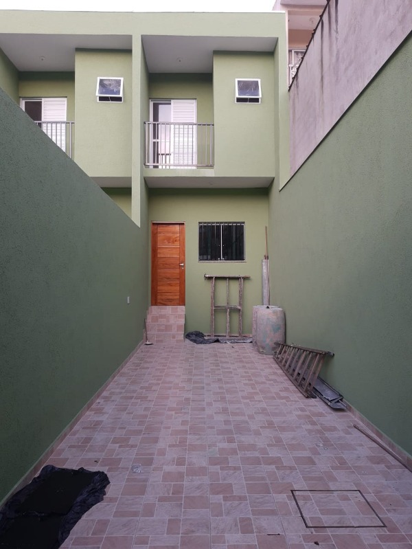 Casa à venda com 2 quartos, 80m² - Foto 2