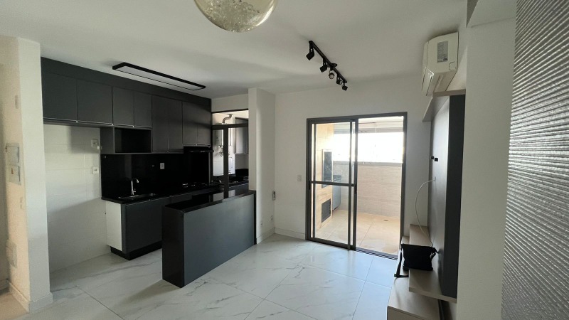 Apartamento à venda com 2 quartos, 67m² - Foto 1