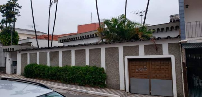 Casa à venda com 4 quartos, 270m² - Foto 1