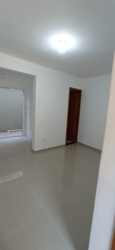 Apartamento à venda com 1 quarto, 34m² - Foto 2