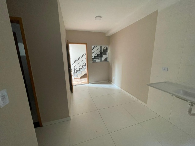 Apartamento à venda com 2 quartos, 42m² - Foto 2