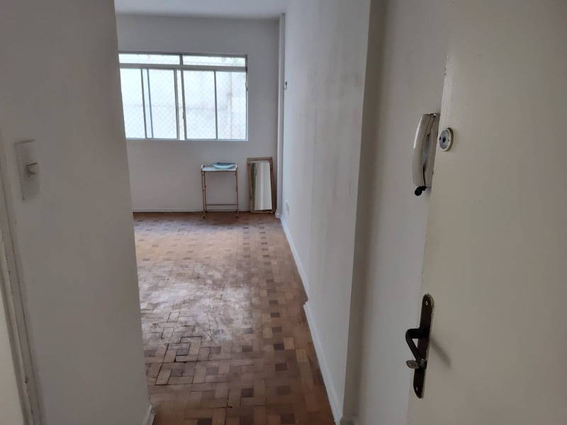 Apartamento à venda com 1 quarto, 50m² - Foto 2
