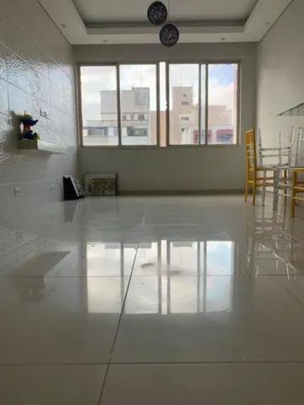 Apartamento à venda com 2 quartos, 70m² - Foto 1