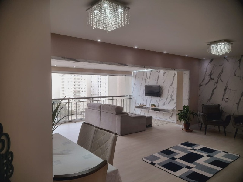 Apartamento à venda com 3 quartos, 135m² - Foto 1