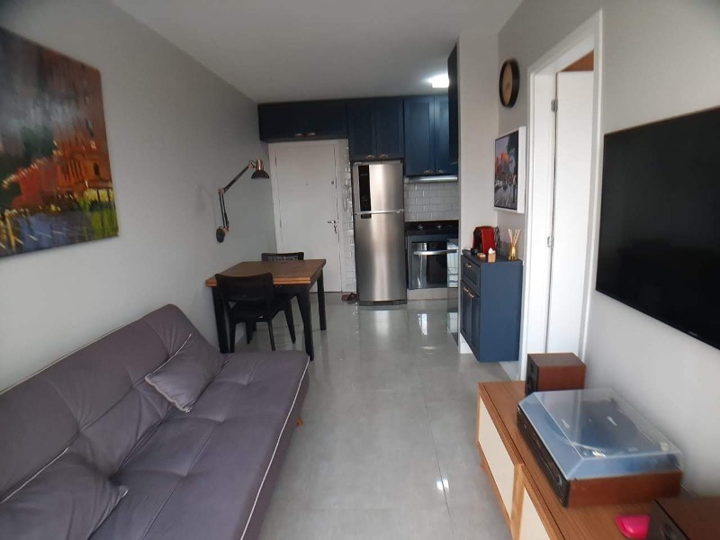 Apartamento à venda com 1 quarto, 33m² - Foto 2