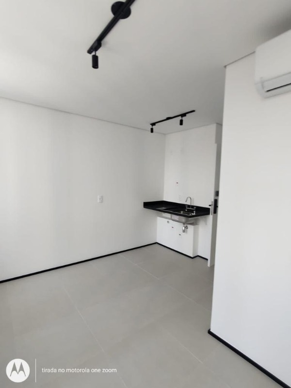 Apartamento à venda com 1 quarto, 17m² - Foto 2